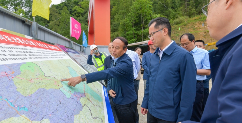 高鹏凌到文旅新区调研督导拼经济、搞建设工作