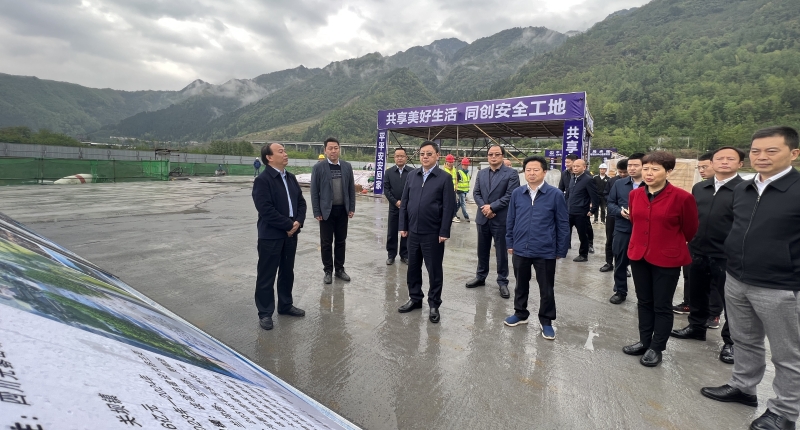 何平在文旅新区调研时强调
牢固树立“项目兴区”理念 奋力谱写文旅强市新篇章